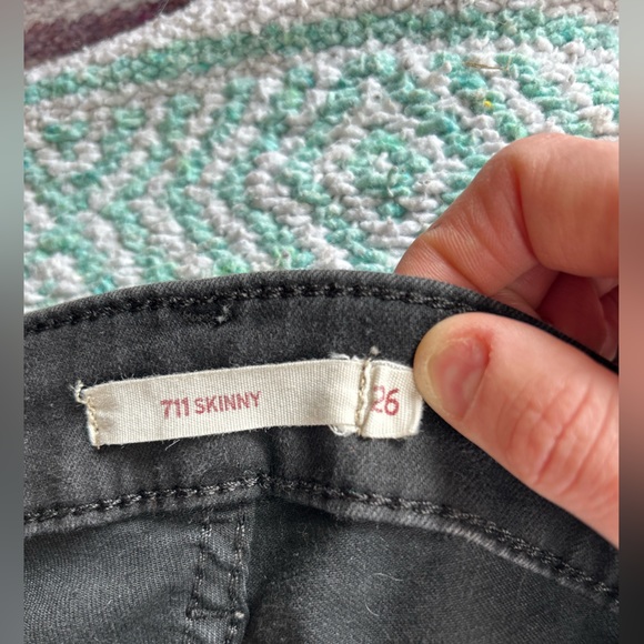 Levi’s 711 Skinny Black Jeans Size 26 Women’s - Picture 5 of 6
